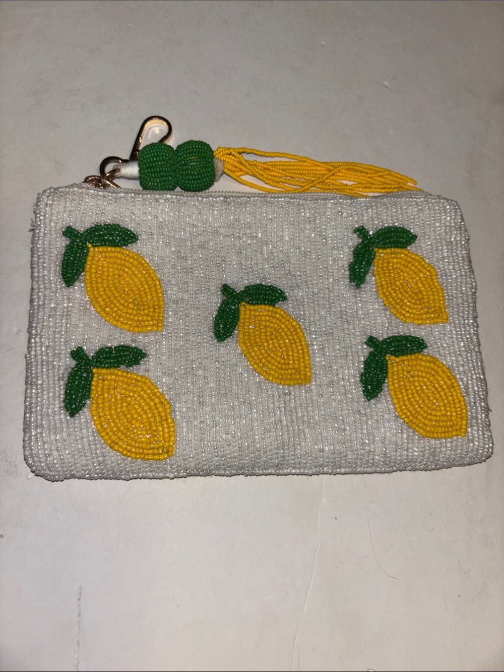 LEMON DESIGN BEADED WRISTLET YELLOW GREEN WHITE BEADS GOLD TONED CHAIN INCLUDED